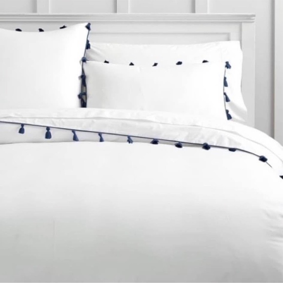 Pottery Barn White & Navy Tassel Duvet &2 Shams Set (Full)